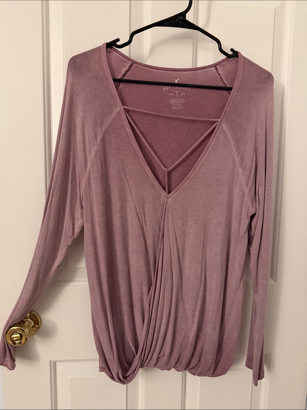 American Eagle Outfitters Mauve V-Neck Long Sleeve Twist-Front Top